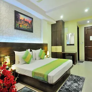 Отель Hotel Sky Rich International - Just A Min Walk From Karol Bagh Metro Station, Дели